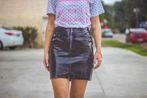 DressCode féminin : ce que votre style vestimentaire reflète de vos goûts musicaux